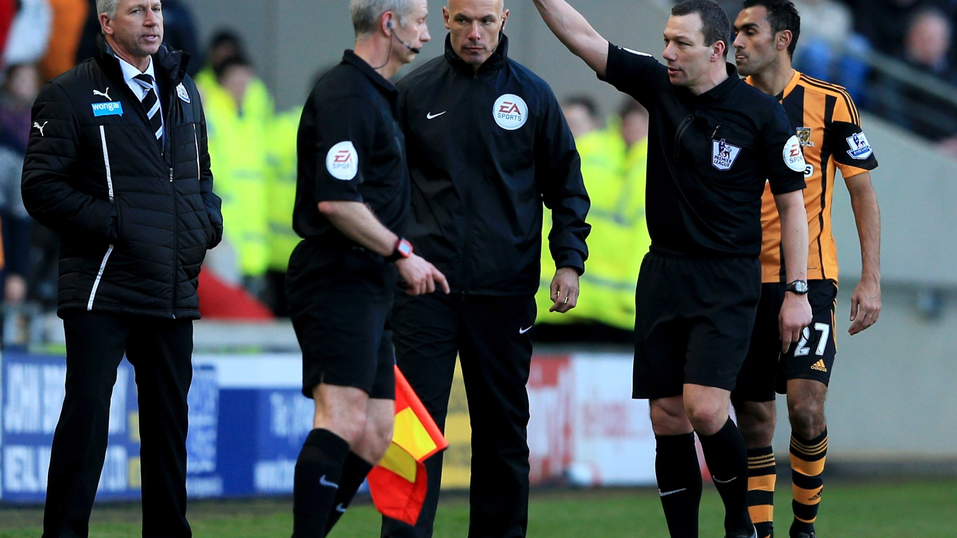 Νιούκαστλ: Έριξε κεφαλιά σε παίκτη ο Πάρντιου! (photos+video)