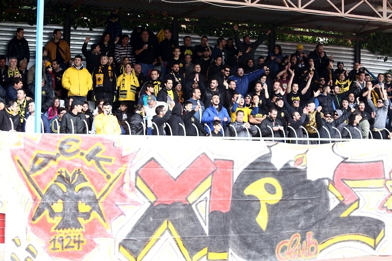 ΑΕΚ: Κόσμος και στα… μπαλκόνια (photos)