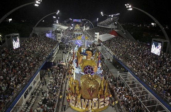 Βραζιλία: «Καρνάβαλος» ο Ρονάλντο! (photos+videos)