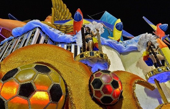 Βραζιλία: «Καρνάβαλος» ο Ρονάλντο! (photos+videos)