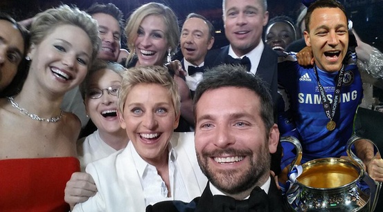 Χαμός και στο ποδόσφαιρο με τη selfie της Έλεν ΝτιΤζένερις! (photos)