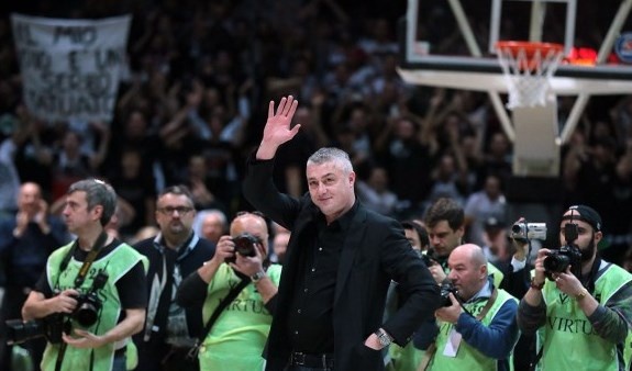 Μπολόνια: Το βίντεο - αφιέρωμα στον Ντανίλοβιτς (photos+video)