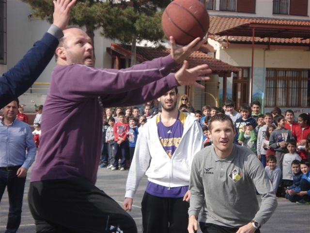 Πιερικός: Στο 8ο Δημοτικό Κατερίνης (photos)