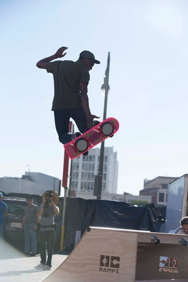 Skateboards που αιωρούνται στον αέρα! (photos+videos)