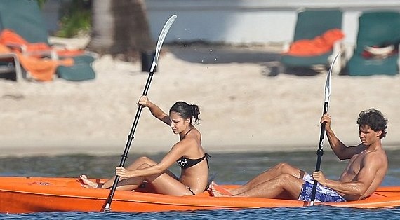 Ράφα Ναδάλ: Κανό με τη σέξι φίλη του! (photos)
