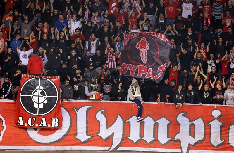 Η Αρμάνι έβαλε σε... περιπέτειες τον Ολυμπιακό! (photos)