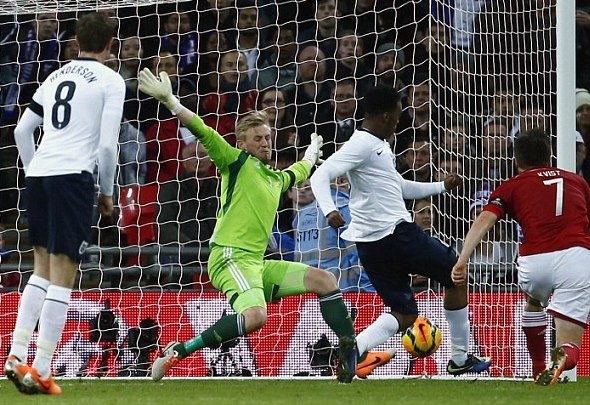 Αγγλία - Δανία: Ίδιος ο πατέρας του ο Σμάιχελ (photos+video)