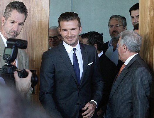 Ντέιβιντ Μπέκαμ: Μηχανόβιος με... Τζάγκουαρ στην Κίνα! (photos+video)