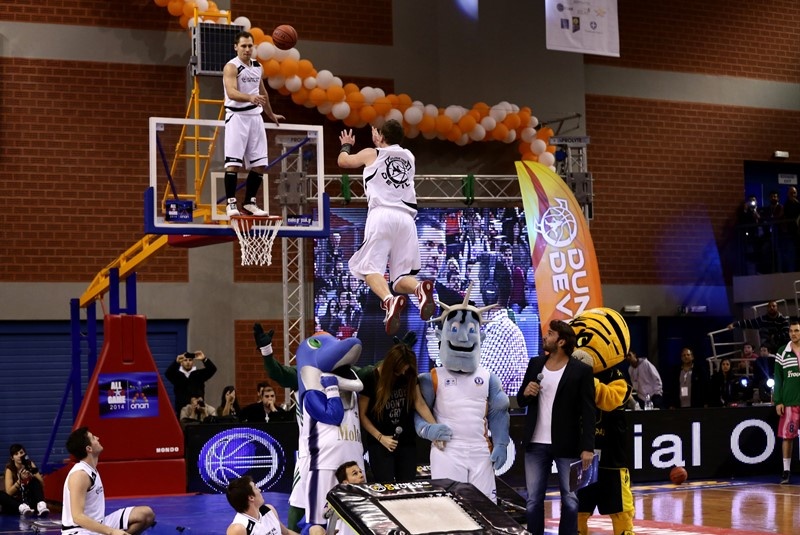 All Star Game: Οι απίστευτοι Devil Dunkers (video+photos)