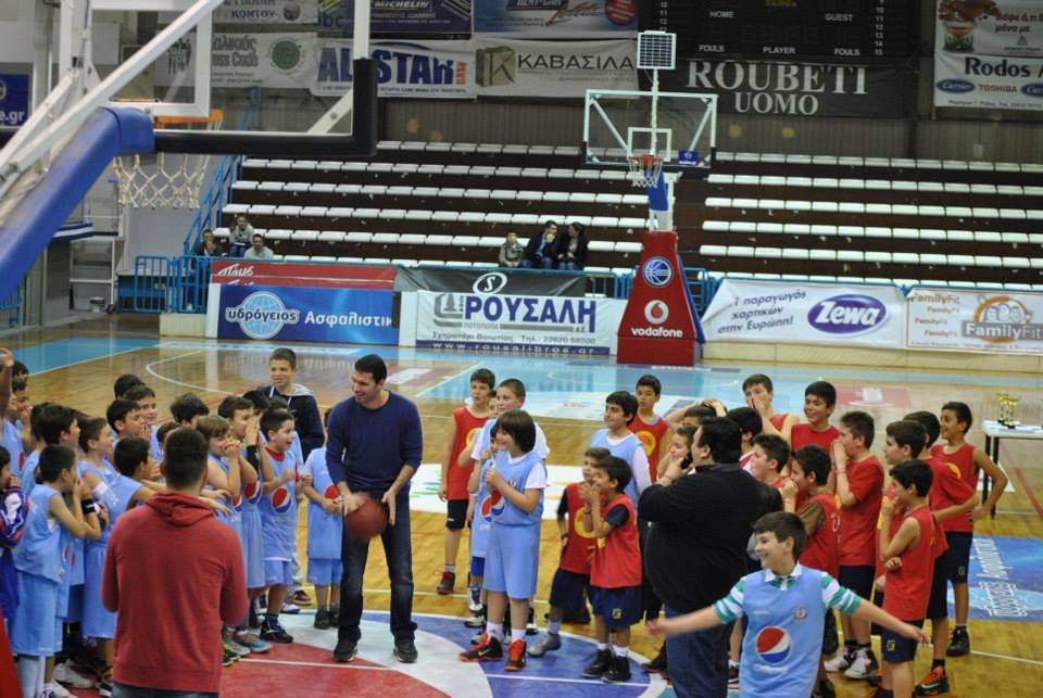 Κολοσσός Ρόδου: Μαζί με τα παιδιά (photos)