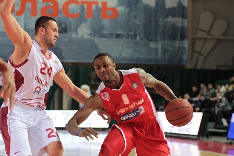 Ουέιφερ στο Onsports: «Άλλον τρόπο σκέψης με τον κόουτς του Ολυμπιακού» (photos+videos)
