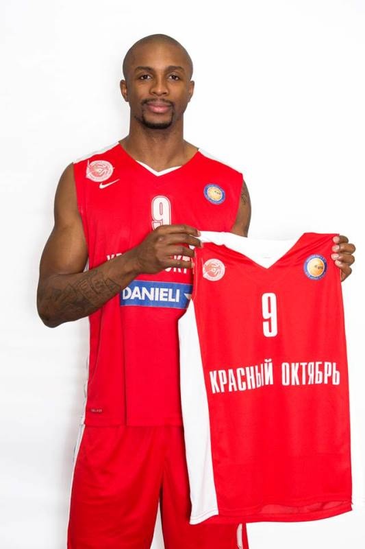 Ουέιφερ στο Onsports: «Άλλον τρόπο σκέψης με τον κόουτς του Ολυμπιακού» (photos+videos)