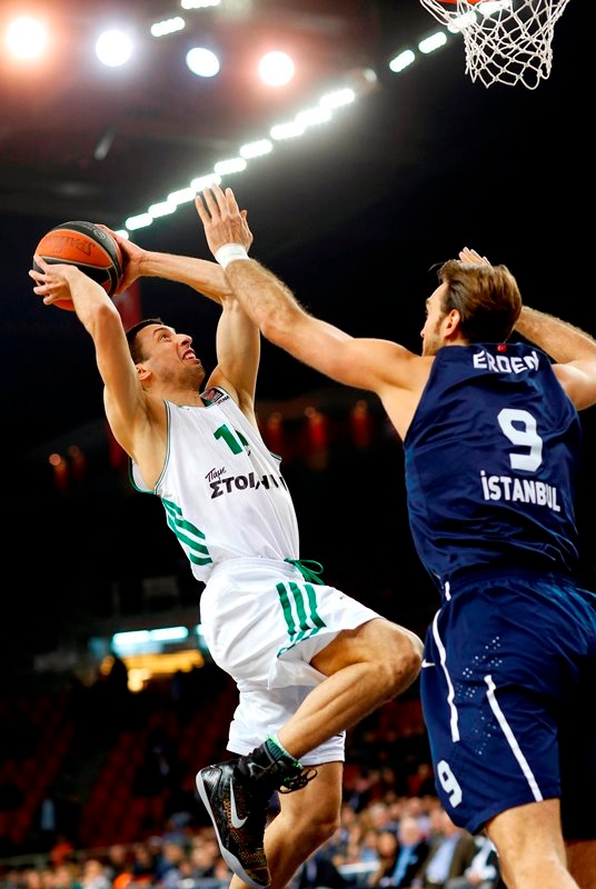 Ούκιτς: «Ακόμη ζωντανοί!» (photos)
