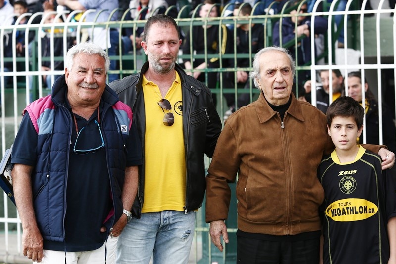 Τριγλία Ραφήνας – ΑΕΚ: Τιμήθηκε ο Νεστορίδης (photos)