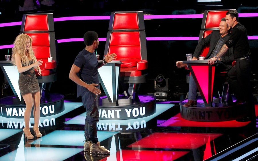 Η Ελληνίδα του The Voice των ΗΠΑ στο Onsports για τη... χυλόπιτα στη Σακίρα! (photos+videos)