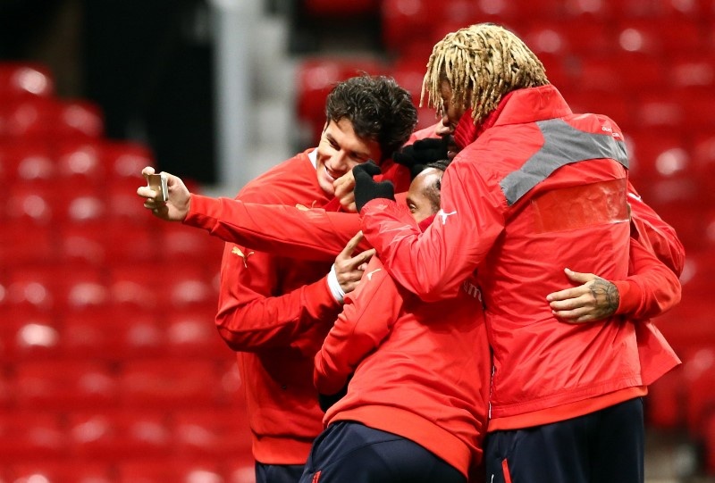 Ολυμπιακός: Η «ερυθρόλευκη» selfie στο «Όλντ Τράφορντ» (photos)