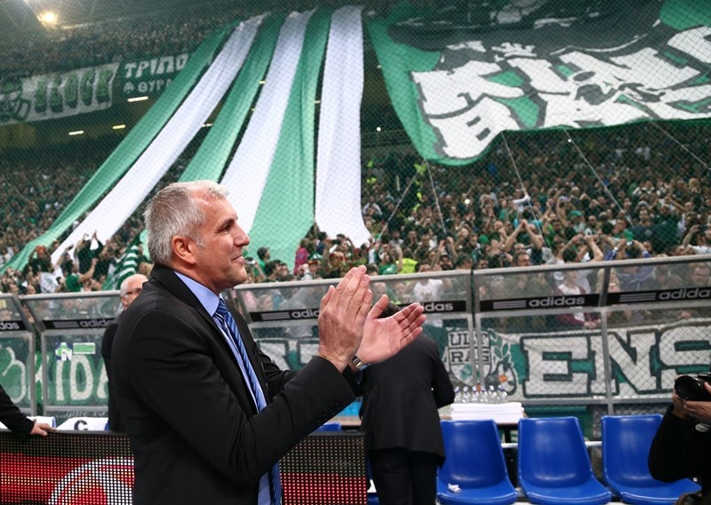 Ομπράντοβιτς: Ο «Βασιλιάς» στο... θρόνο του πανό (photos)