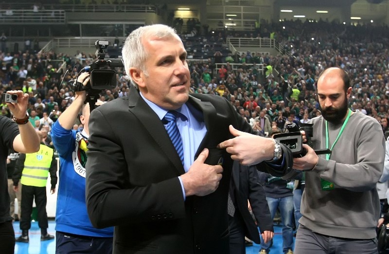 Παναθηναϊκός: Τα φιλιά και η «καρδιά» του Ομπράντοβιτς (photos)