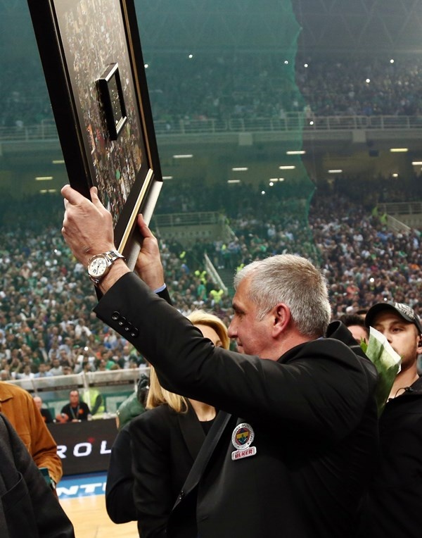 Παναθηναϊκός: Η βράβευση του Ομπράντοβιτς (photos)