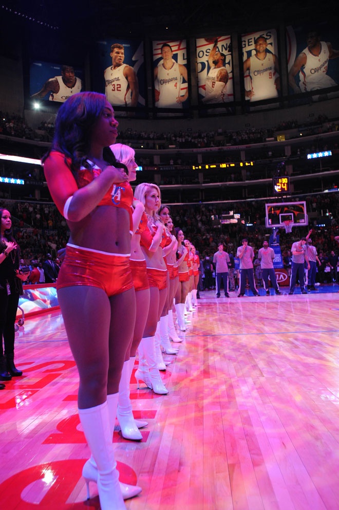 NBA Cheerleaders: Το... σέξι piercing (photos)