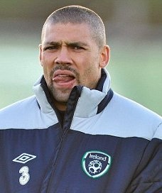 Ολυμπιακός: Αφιέρωμα των Άγγλων στα... μουστάκια σαν του Μασάντο (photos)