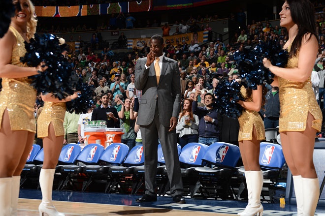 NBA Cheerleaders: Το... σέξι piercing (photos)