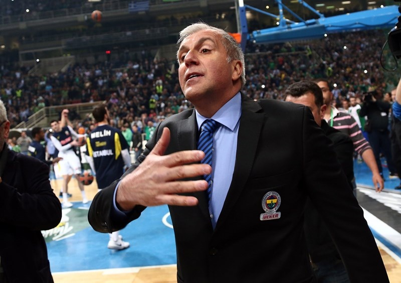 Παναθηναϊκός: Τα φιλιά και η «καρδιά» του Ομπράντοβιτς (photos)