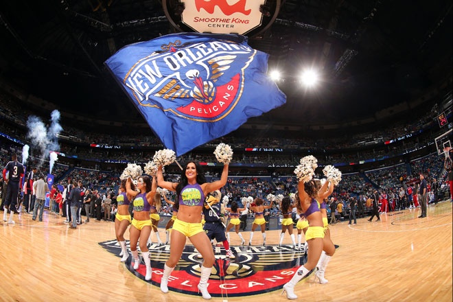 NBA Cheerleaders: Το... σέξι piercing (photos)