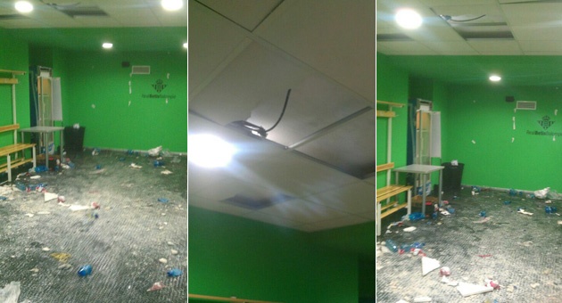 Σεβίλλη: Το... λαμπόγυαλο στα αποδυτήρια (photos+video)