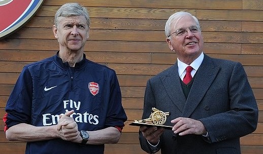 Άρσεναλ: Χρυσό κανόνι στον... 1000άρη Βενγκέρ (photos)