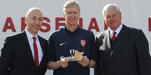 Άρσεναλ: Χρυσό κανόνι στον... 1000άρη Βενγκέρ (photos)