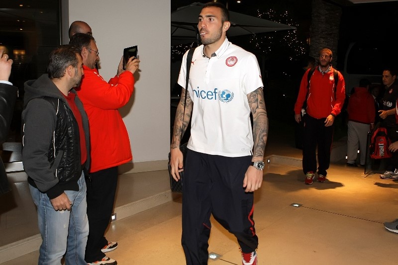 Ολυμπιακός: Υποδοχή ηρώων στο Ηράκλειο (photos)
