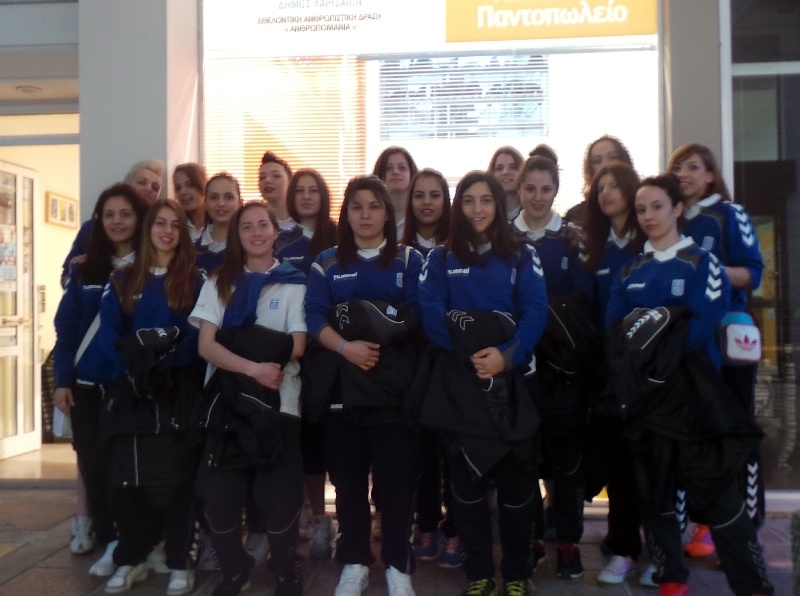 Εθνική Χάντμπολ Γυναικών: Η 18άδα και το Κοινωνικό Παντοπωλείο (photos)