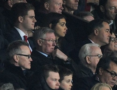 Μάντσεστερ Γιουνάιτεντ: Οπαδός είχε... έτοιμη την μπουνιά στον Μόγιες! (photos)