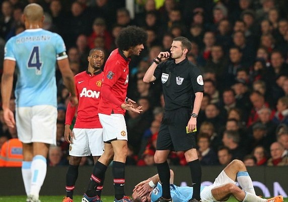 Μάντσεστερ Γιουνάιτεντ: Τι αγκωνιά ήταν αυτή Φελαϊνί! (photos+videos)