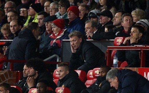 Μάντσεστερ Γιουνάιτεντ: Οπαδός είχε... έτοιμη την μπουνιά στον Μόγιες! (photos)