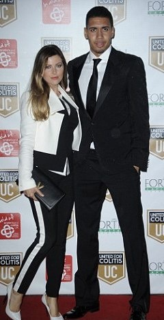 Μάντσεστερ Γιουνάιτεντ: Οι σέξι γυναίκες τους και η... ελκώδης κολίτιδα (photos)