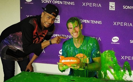 Miami Sony Open: Ο Μάρεϊ και η... πράσινη γλίτσα! (photos+video)