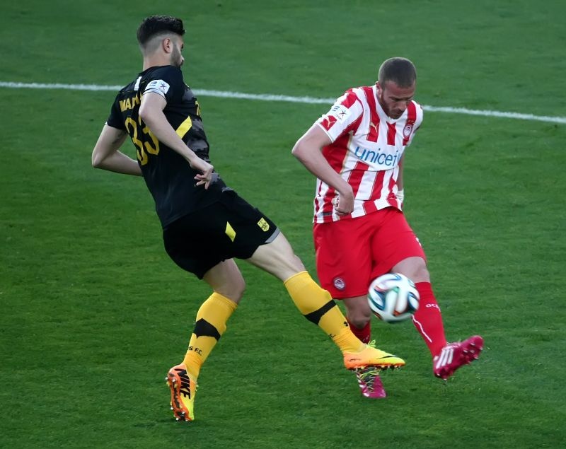 Λυτρώθηκε με Βαλντέζ, 1-0 ο Ολυμπιακός τον Άρη (video+photos)