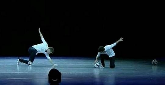 Ο παγκόσμιος freestyler ποδοσφαίρου στο Onsports: «Εγώ και ο Μέσι» (photos+videos)
