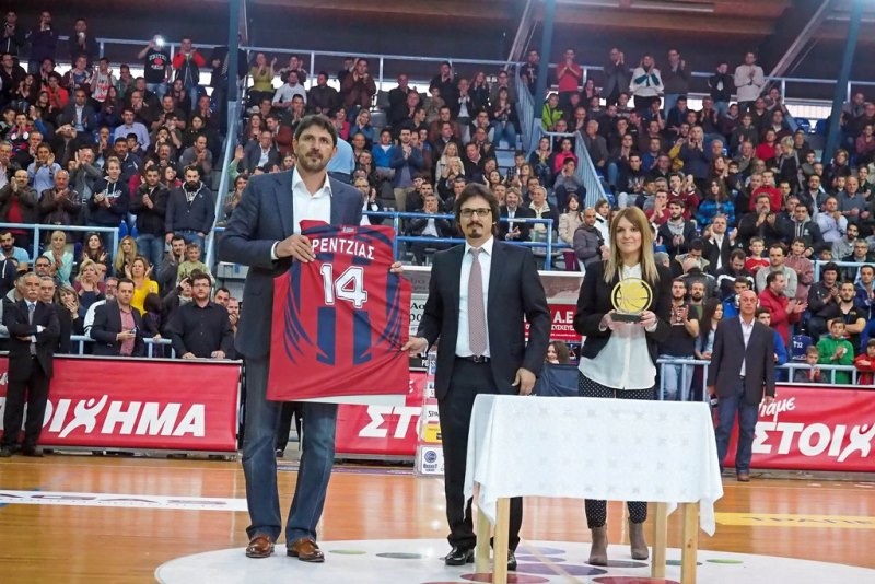 Τρίκαλα: Η τιμή στον Ρεντζιά (photos)