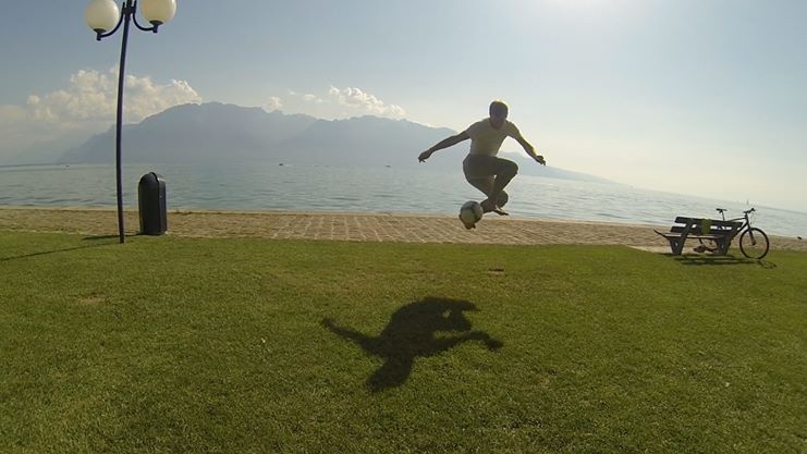 Ο παγκόσμιος freestyler ποδοσφαίρου στο Onsports: «Εγώ και ο Μέσι» (photos+videos)