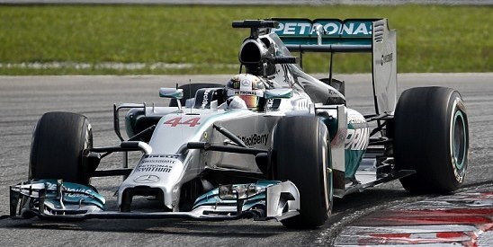 Μερσέντες: Τα ρεκόρ του Χάμιλτον στη Μαλαισία (photos+videos)