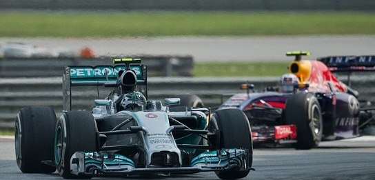 Μερσέντες: Τα ρεκόρ του Χάμιλτον στη Μαλαισία (photos+videos)