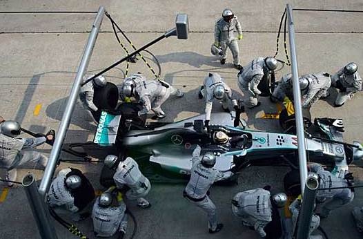 Μερσέντες: Τα ρεκόρ του Χάμιλτον στη Μαλαισία (photos+videos)