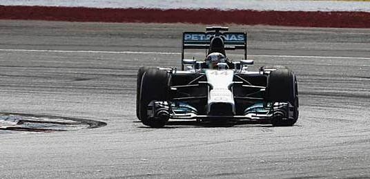 Μερσέντες: Τα ρεκόρ του Χάμιλτον στη Μαλαισία (photos+videos)