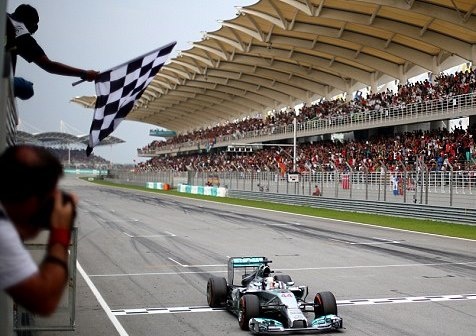 Μερσέντες: Τα ρεκόρ του Χάμιλτον στη Μαλαισία (photos+videos)