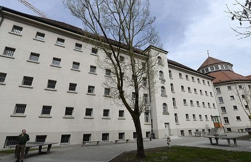 Μπάγερν Μονάχου: Η φυλακή που θα μείνει ο Χένες (photos)