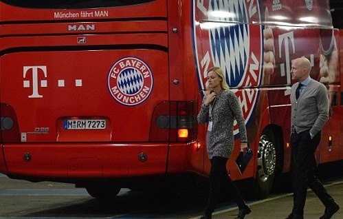 Μπάγερν: Η ξανθιά καλλονή και «δεξί χέρι» του Γκουαρντιόλα! (photos+video)