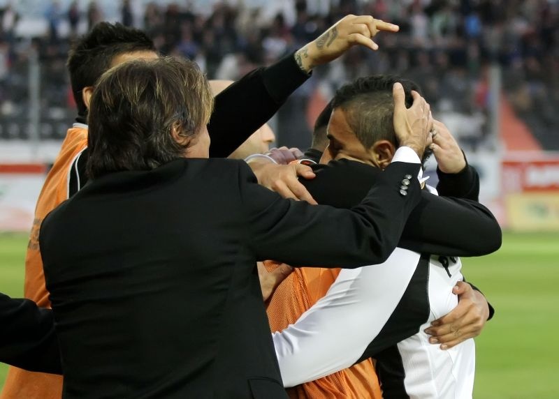 ΟΦΗ: Σήκωσαν στα χέρια Σα Πίντο, Πουλίνακη (photos)